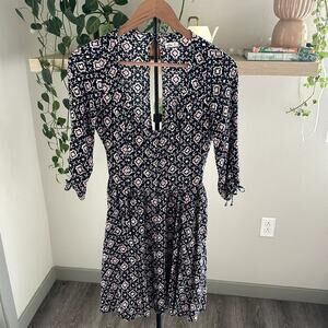 Hollister Boho Bohemian Print Mini Dress M V Neck Back Cutout Festival